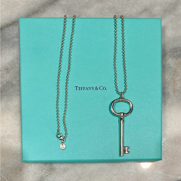 Tiffany & Co. Sterling Silver 925 Oval Key Pendant 2.5” With 30” Ball Chain - Picture 3 of 12